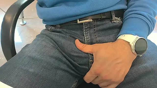 alessandroman2114 online show from 04/22/26, 10:39