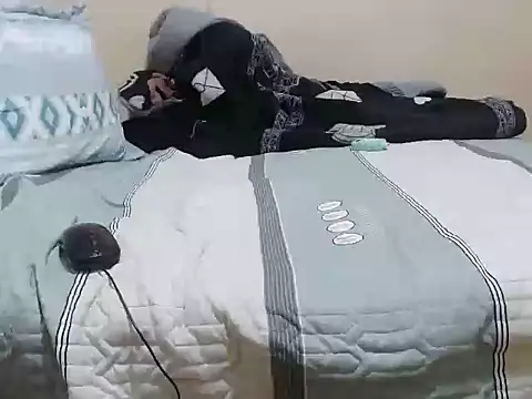 Snapshot of A_logan41 chatting on 11/07/25, 01:27 A logan41 online show from 11/07/25, 01:27