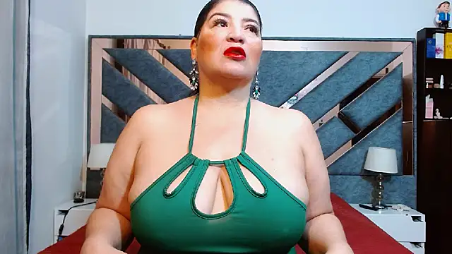 KarlaTesg online show from 11/26/25, 09:43