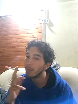 Snapshot of X_xtomas_x chatting on 10/11/25, 04:01 X xtomas x online show from 10/11/25, 04:01