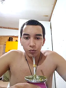 Snapshot of X_xtomas_x chatting on 12/18/25, 04:51 X xtomas x online show from 12/18/25, 04:51