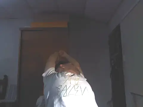 Snapshot of nicedick_bro chatting on 03/21/25, 08:50 nicedick bro online show from 03/21/25, 08:50