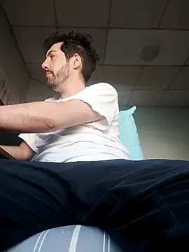 Snapshot of nicedick_bro chatting on 10/21/25, 02:29 nicedick bro online show from 10/21/25, 02:29