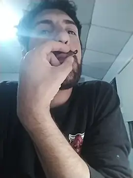 Snapshot of nicedick_bro chatting on 11/20/25, 10:20 nicedick bro online show from 11/20/25, 10:20