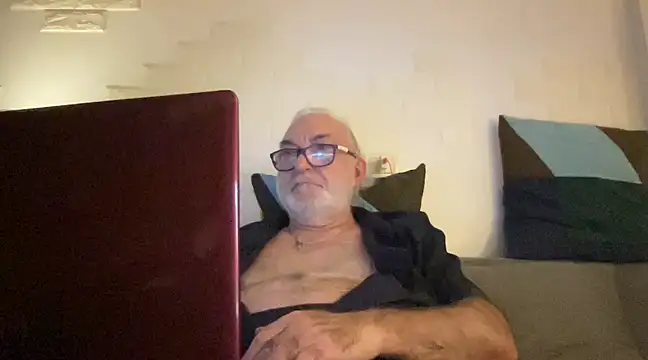 Snapshot of EroticVenetian chatting on 02/24/25, 10:47 EroticVenetian online show from 02/24/25, 10:47