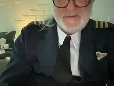 Snapshot of EroticVenetian chatting on 02/28/25, 10:39 EroticVenetian online show from 02/28/25, 10:39