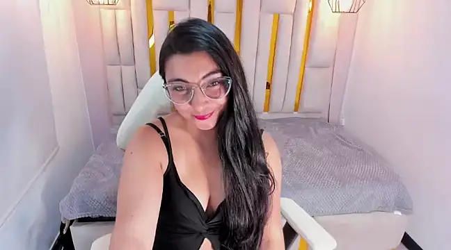 Karla hernandez  online show from 03/07/25, 05:17