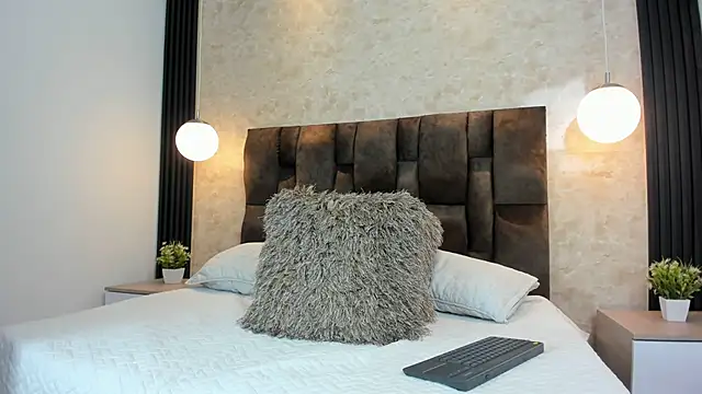 keyla  ross online show from 12/24/24, 06:39