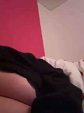 Snapshot of lapute88 chatting on 11/18/25, 06:34 lapute88 online show from 11/18/25, 06:34