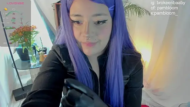 Snapshot of droolingdollfacee chatting on 02/20/25, 04:36 droolingdollfacee online show from 02/20/25, 04:36