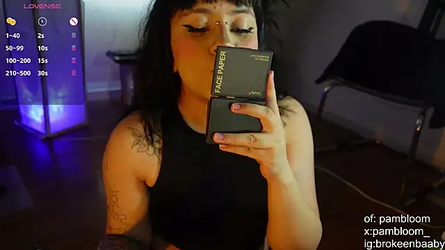 Snapshot of droolingdollfacee chatting on 09/20/25, 10:22 droolingdollfacee online show from 09/20/25, 10:22