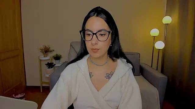 miadaniells hot online show from 11/28/25, 03:25