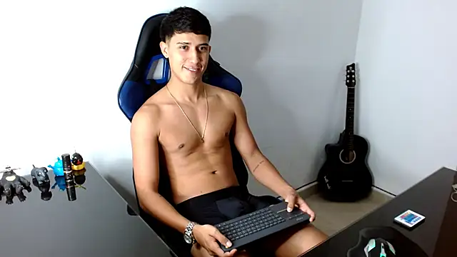 Snapshot of Juan_da01 chatting on 12/12/24, 01:43 Juan da01 online show from 12/12/24, 01:43
