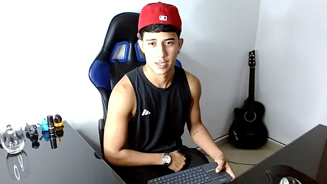 Snapshot of Juan_da01 chatting on 12/13/24, 02:10 Juan da01 online show from 12/13/24, 02:10