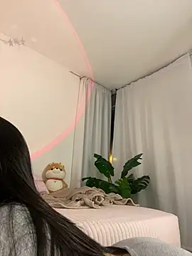 Snapshot of montmariana chatting on 02/14/25, 01:13 montmariana online show from 02/14/25, 01:13