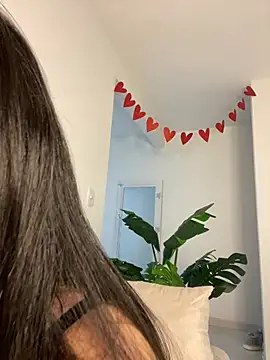 Snapshot of montmariana chatting on 02/18/25, 05:53 montmariana online show from 02/18/25, 05:53