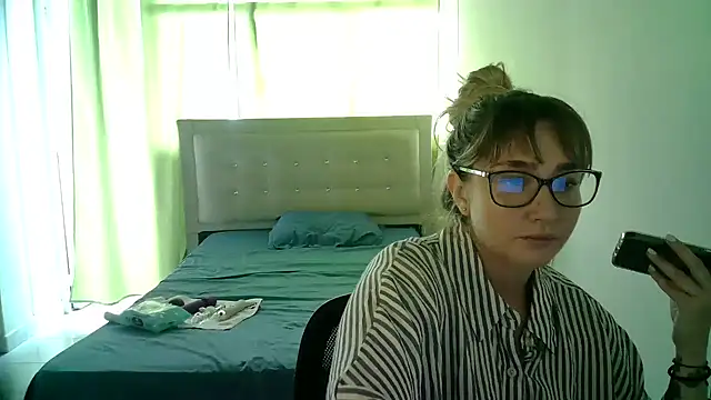 Snapshot of katy_pp chatting on 10/17/25, 02:08 katy pp online show from 10/17/25, 02:08
