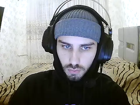 sweetbuddy3307 online show from 12/22/25, 07:44