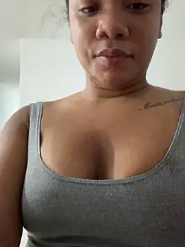 ashley Tompson1 online show from 12/23/24, 11:36