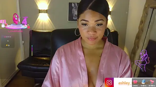 ashley Tompson1 online show from 03/21/25, 06:40