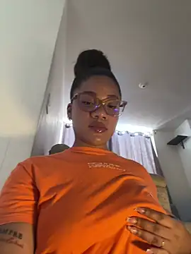 ashley Tompson1 online show from 04/23/26, 12:51