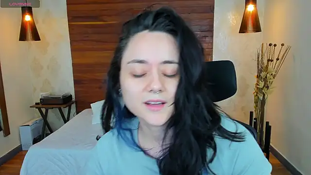 KatherineBond online show from 01/21/25, 01:39