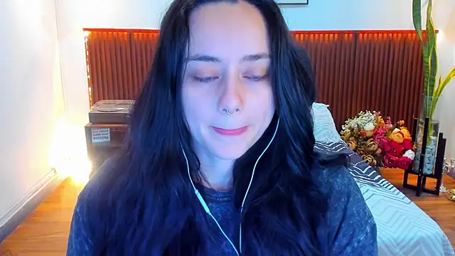 KatherineBond online show from 12/19/25, 06:26