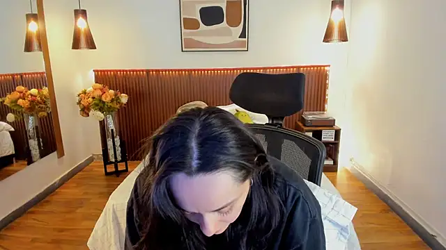 KatherineBond online show from 06/26/26, 07:18