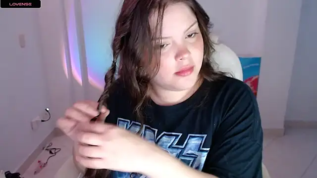 Snapshot of Gabiwaifu chatting on 12/15/24, 09:31 Gabiwaifu online show from 12/15/24, 09:31