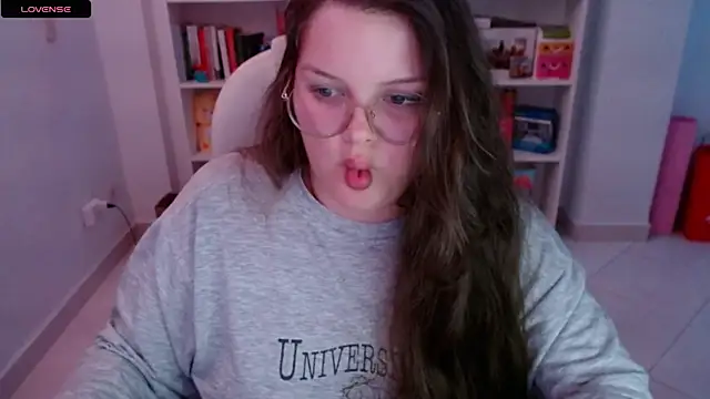 Snapshot of Gabiwaifu chatting on 03/08/25, 04:45 Gabiwaifu online show from 03/08/25, 04:45