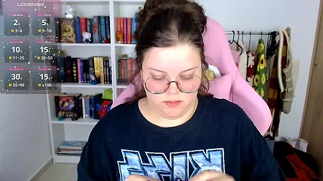 Snapshot of Gabiwaifu chatting on 09/30/25, 03:06 Gabiwaifu online show from 09/30/25, 03:06