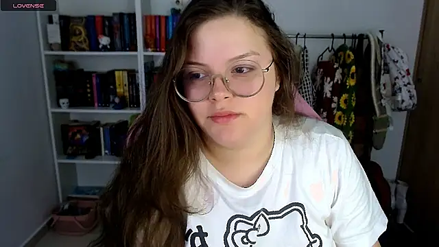 Snapshot of Gabiwaifu chatting on 10/15/25, 01:11 Gabiwaifu online show from 10/15/25, 01:11