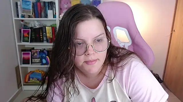 Snapshot of Gabiwaifu chatting on 05/07/26, 03:45 Gabiwaifu online show from 05/07/26, 03:45