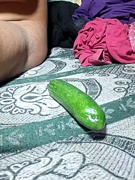 Priya Bong online show from 01/12/26, 03:45