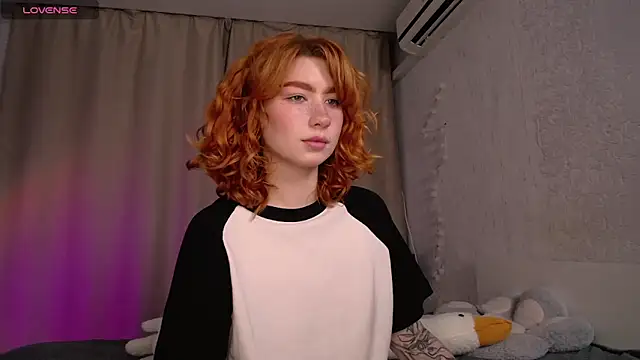 Evaa Moonn  online show from 10/13/25, 05:40