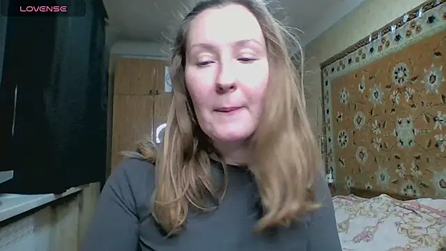 AnnaXLovers online show from 10/31/25, 01:01