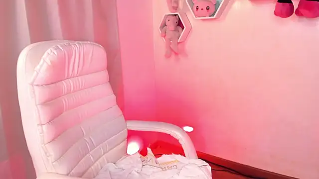 Snapshot of Nataliia_09 chatting on 01/21/25, 01:29 Nataliia 09 online show from 01/21/25, 01:29