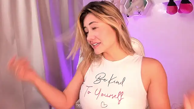 Snapshot of Nataliia_09 chatting on 03/06/25, 04:38 Nataliia 09 online show from 03/06/25, 04:38