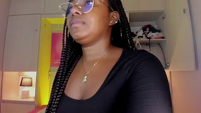 tamaraa smiith online show from 04/04/26, 07:33