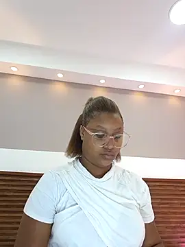 Adelehottman online show from 02/03/26, 12:43