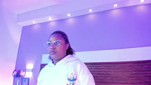 Adelehottman online show from 04/08/26, 12:05