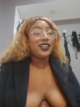 Adelehottman online show from 04/17/26, 04:43