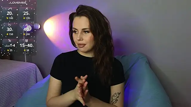 Snapshot of Aisha_Riley chatting on 10/03/25, 01:30 Aisha Riley online show from 10/03/25, 01:30