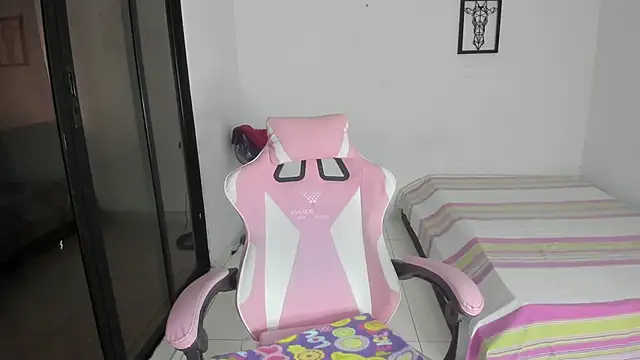 julinee smithh online show from 02/15/26, 11:41