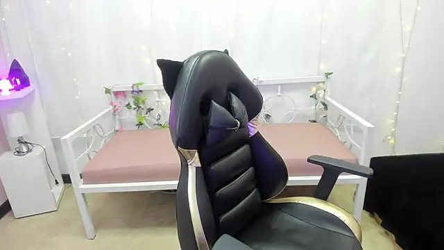 chica Hetfield online show from 02/08/25, 02:38