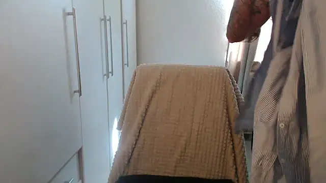 Snapshot of Davinja chatting on 04/28/26, 09:03 Davinja online show from 04/28/26, 09:03
