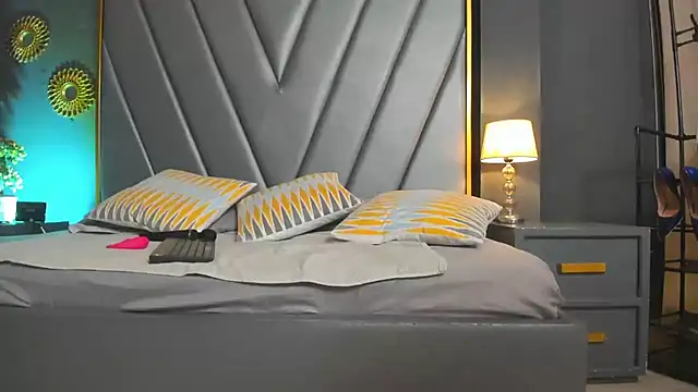 Snapshot of BrendaAdams_ chatting on 02/24/25, 11:32 BrendaAdams online show from 02/24/25, 11:32