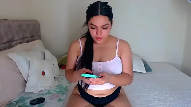 Sara-04 online show from 07/27/26, 10:28
