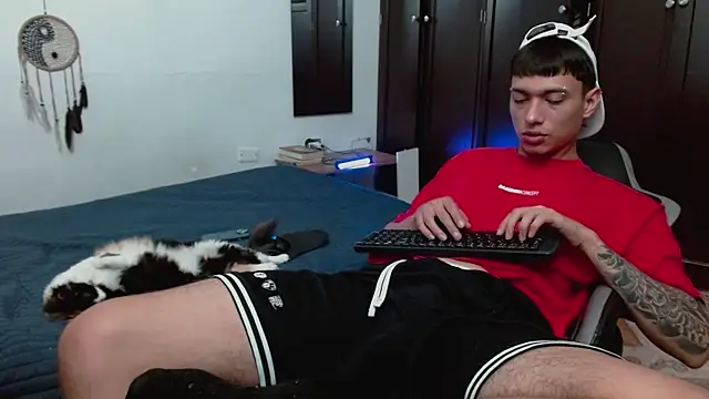 aaron blug online show from 12/21/25, 03:52