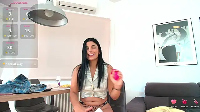 Arya 33 online show from 10/10/25, 09:08